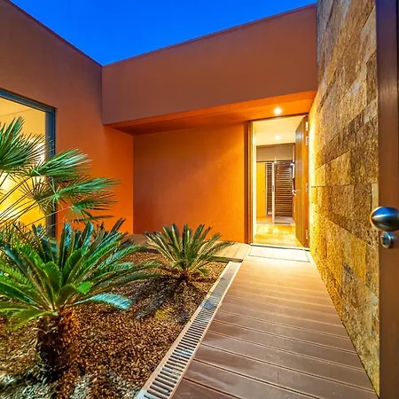 Orange Villa *